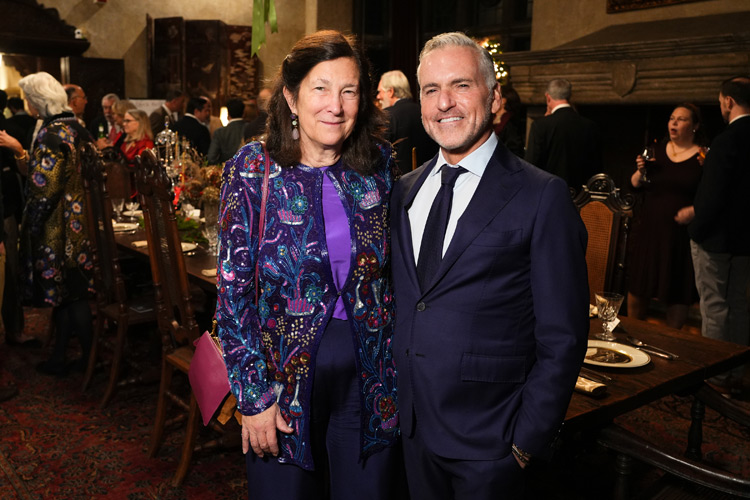 Liz Munson, Tom Vecchione