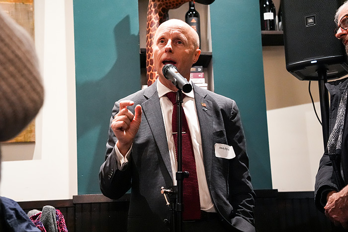 Andy Byford speaking SZ904512