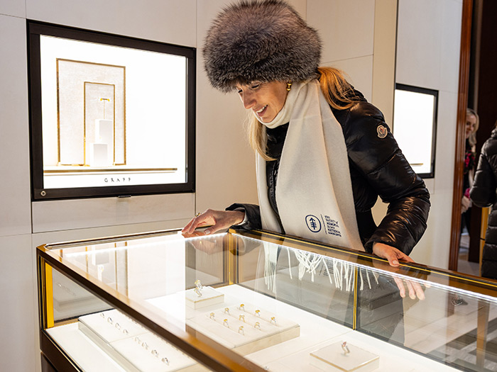 Claudia Overstrom MSK @ Graff