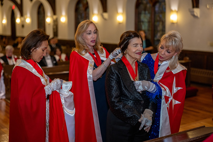 Helen King (receiving robe), Michelle Ayres, Diana Hughes, and Carolyn Palmer