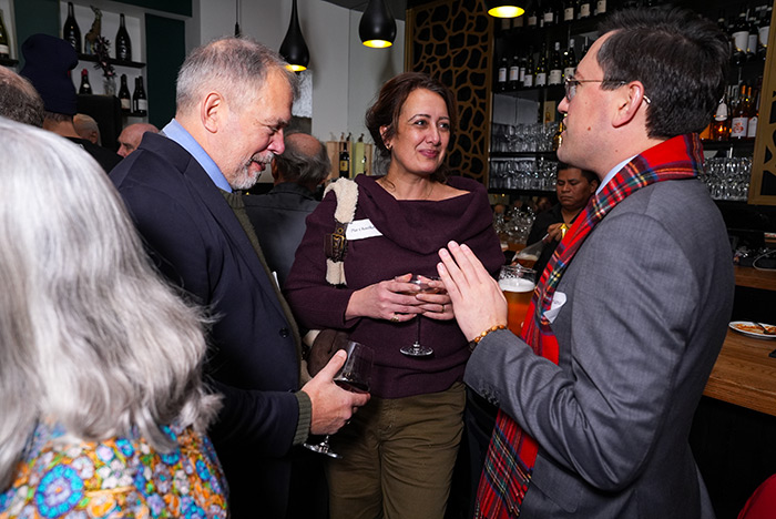 Richard Cameron, Pia Chadhauri, Peter Cipriano SZ904446